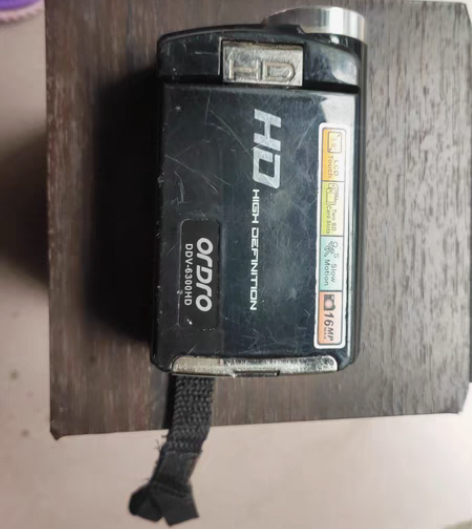 欧达DDV－6300HD相机，里面没有电池...