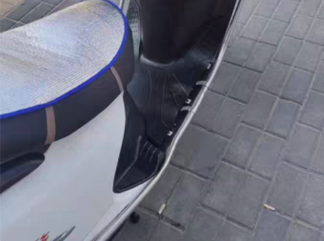 WH100踏板车,嫌汽油太贵 在本车行换...