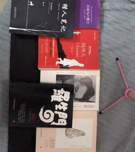 1、猎人笔记 2、罗生门 3、我是猫 4、...