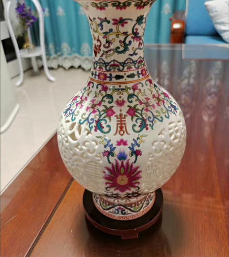 包邮镂空粉色花团赏瓶。高约25cm,优质景...