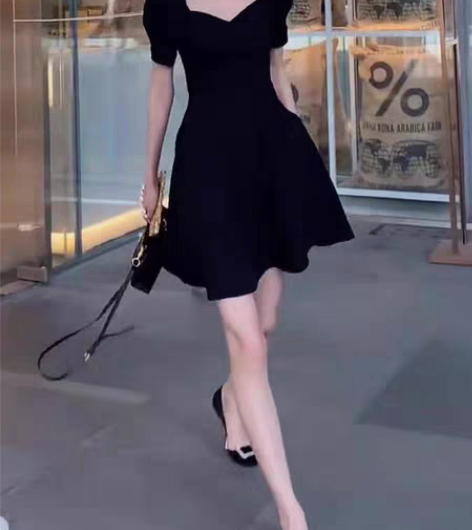 包邮短袖连衣裙女夏季小黑裙收腰修身显瘦气质...