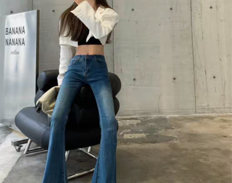 转卖复古深色大喇叭牛仔裤女2023春秋季弹...