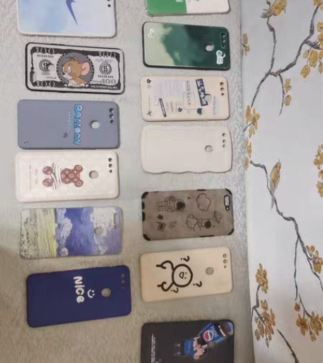 包邮巨划算!!十三个手机壳!! 来晚想要的...