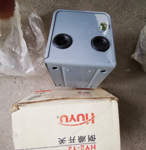 工业用倒顺开关(没有胶木柄了)全新。型号H...