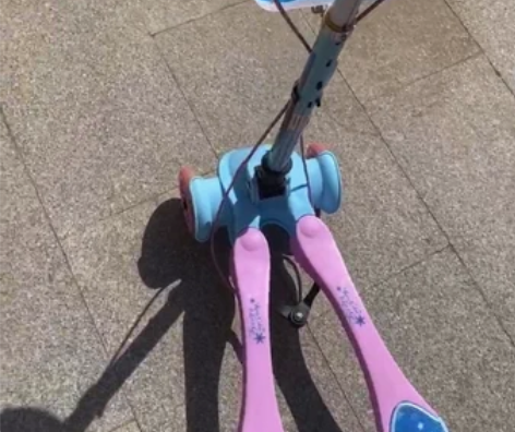 转卖Disney/迪士尼 滑板车 感兴趣的...