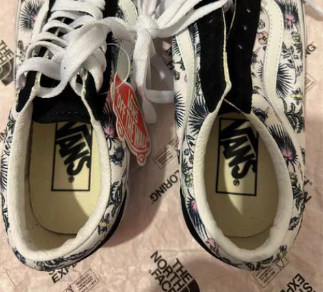 Vans鞋全新真品，尺码34.5/21.5...