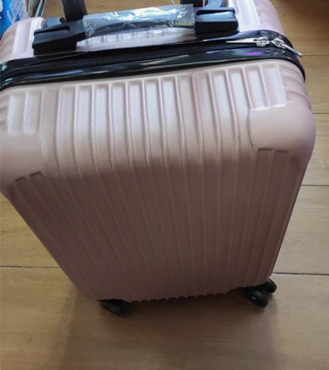 20寸登机箱，全新 感兴趣的话点“我想要”...