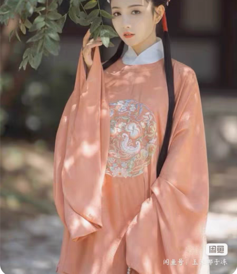 兰若庭，柿子微醺，s码，全新 爽快可送白色...