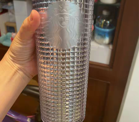 星巴克银色榴莲杯,全新刚拿出来拍照,带包装...