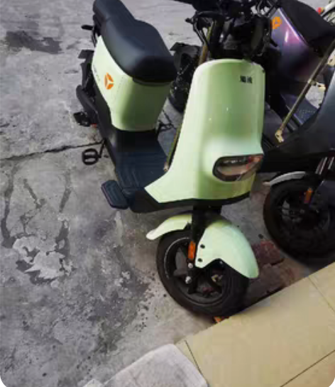 出售一台雅迪DE3.含48伏50安电池,车...
