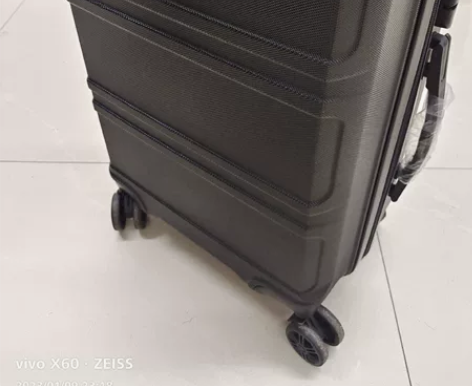 万向静音轮,20寸行李箱,非常方便好用,两...