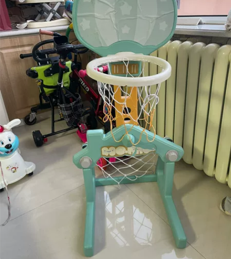 儿童篮球足球架,一体架。带一颗小篮球,一颗...