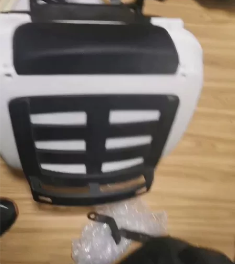 贝纳利250 红宝龙摩托车后备箱,后备箱尾...