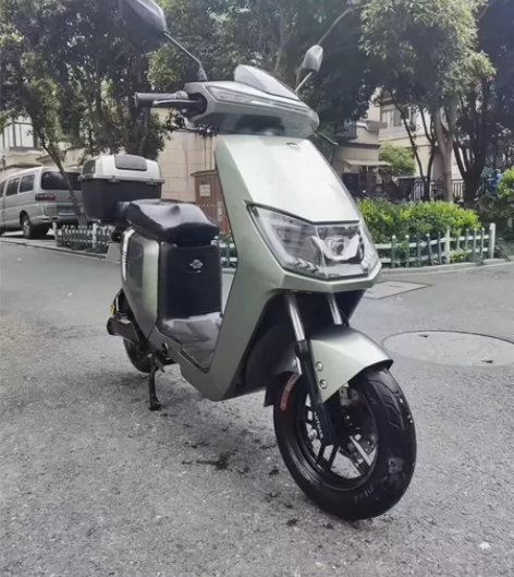 （个人转手）一台绿源品牌电动车，使用不到一...