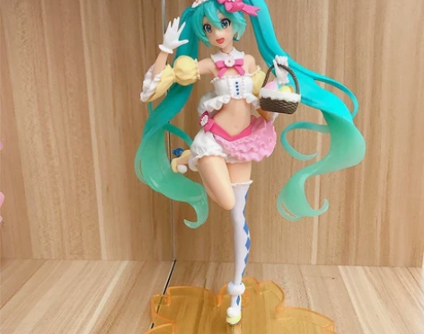 【包邮】优质初音未来手办樱花兔耳初音少女玩...