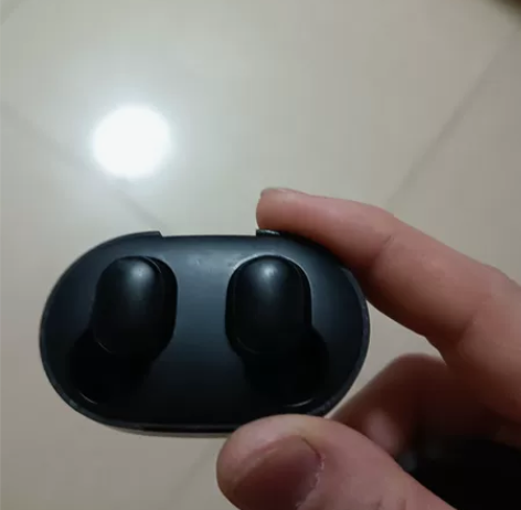 红米耳机,双耳10块,自提10块 感兴趣的...