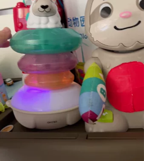 费雪小羊驼,这个基本全新,比小树懒要新,因...
