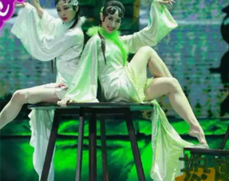 古典舞蹈服装 尤物白蛇演出服装 排练穿了几...