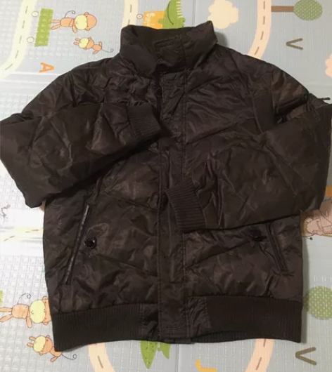 Moncler 男士深色短款羽绒服,XL,...