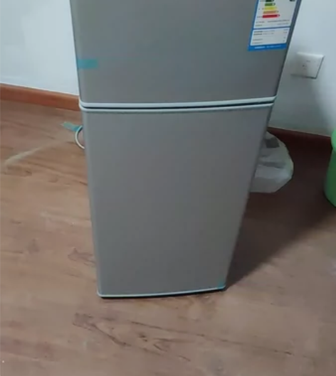 美的同款小冰箱全新未拆封包邮，特价冷藏冷冻...